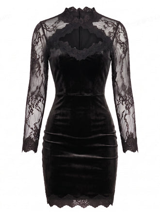 Robe moulante en velours avec dentelle patchwork, manches transparentes et découpe devant années 1960