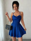 Robe courte froncée à col drapé et doubles bretelles années 1960