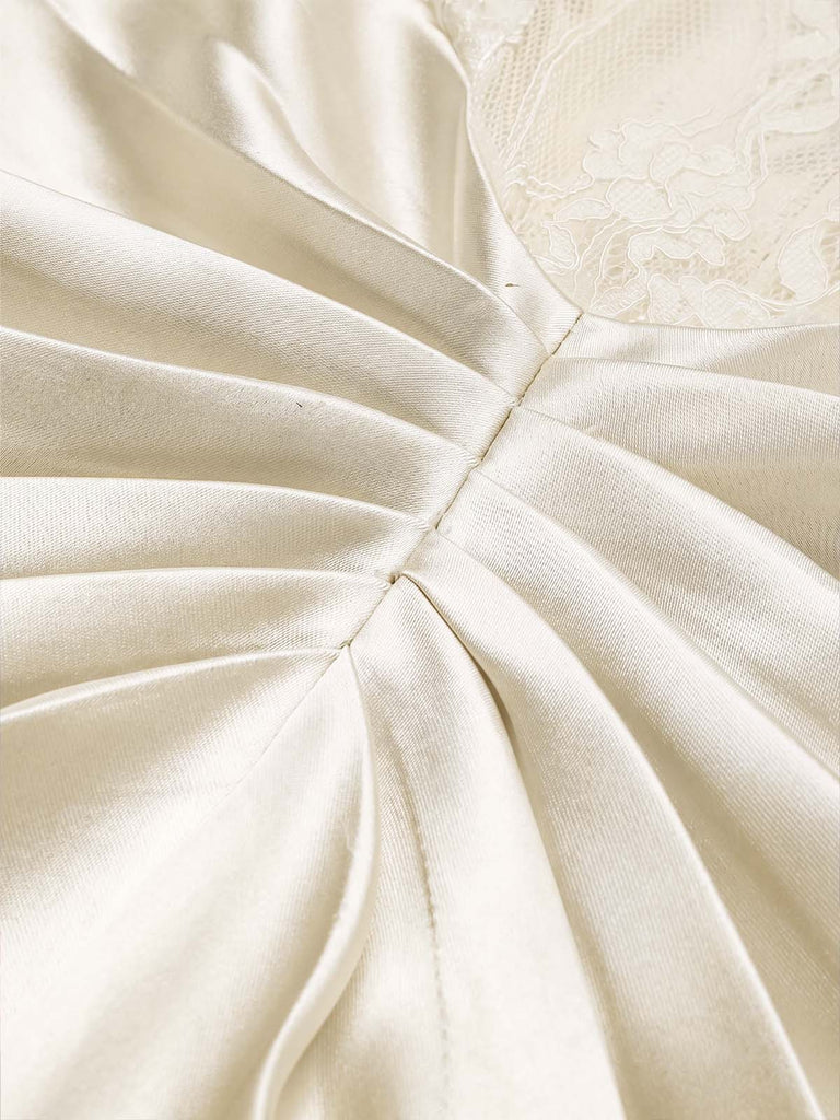 [Prévente] Nuisette longue champagne en satin à corset, dentelle et perles années 1930