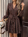 Robe marron à pois, col à revers, boutons et ceinture Années 1960 - 4