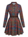 Robe chemise à carreaux, col à revers et ceinture Années 1970 - 7