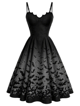 [Prévente] Robe gothique noire évasée à chauves-souris et fines bretelles années 1950