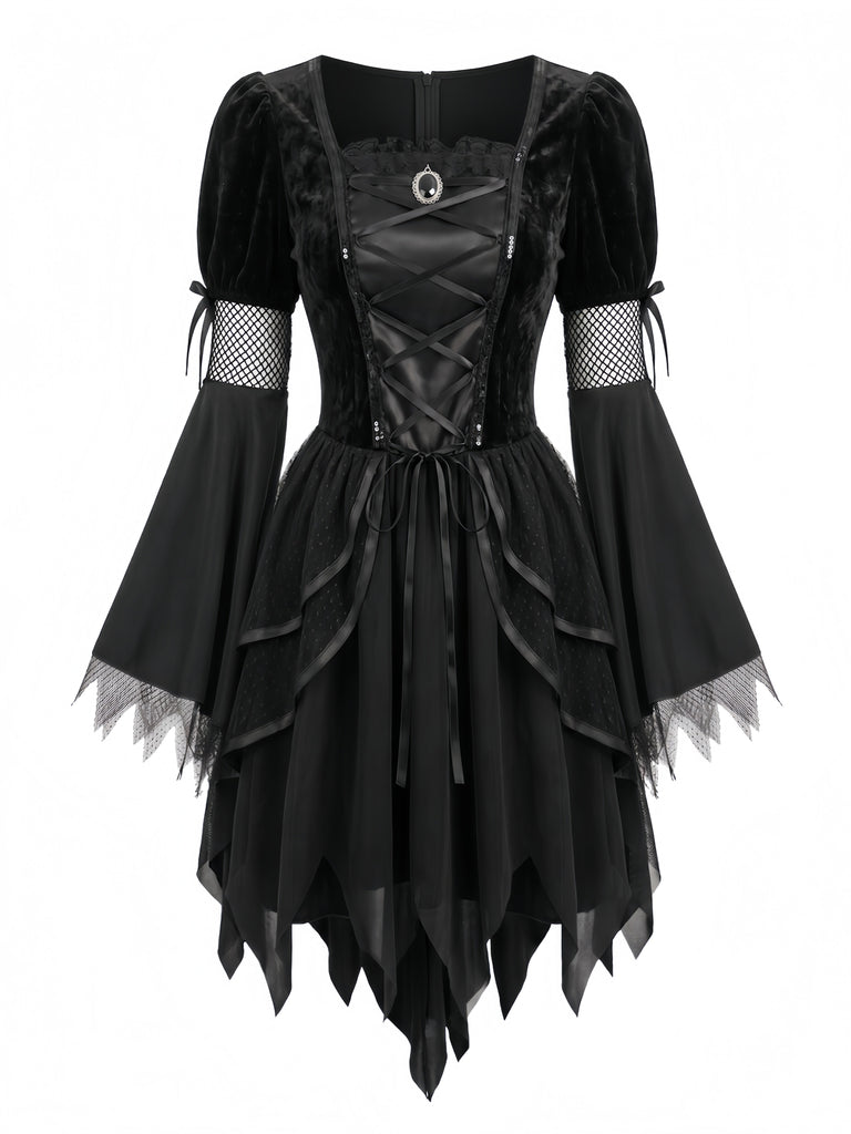 Robe de sorcière gothique noire à poignets de plumes années 1950