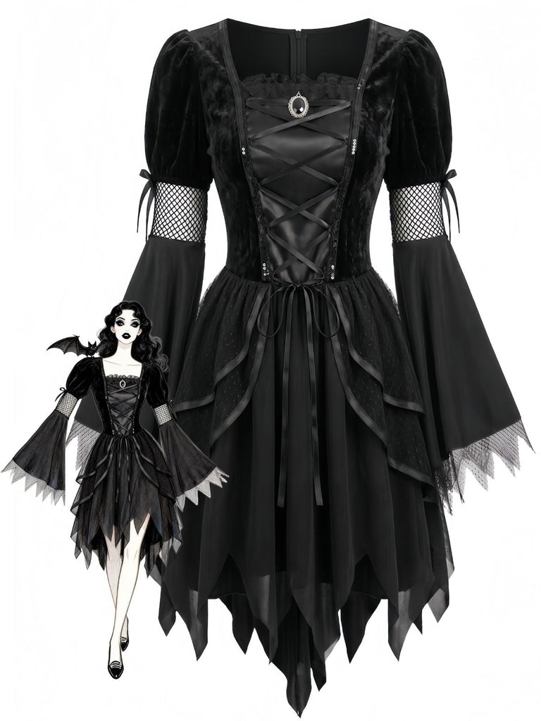 Robe de sorcière gothique noire à poignets de plumes années 1950
