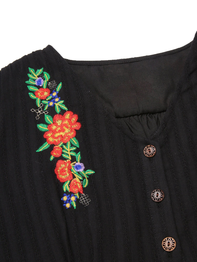 Robe fleurie brodée en coton noire à col en V des années 40