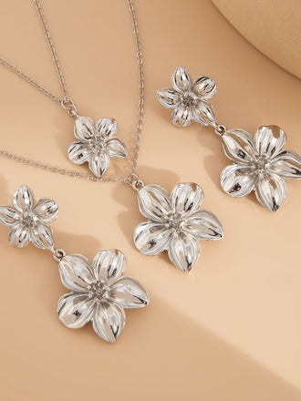 Ensemble collier et boucles d'oreilles à double clavicule florale