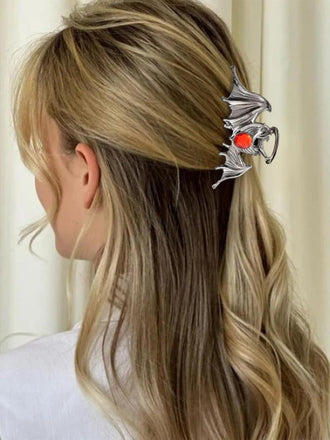 Pince à cheveux métallique gothique ailes de chauve-souris avec gemme rouge