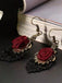 Boucles d’oreilles pendantes gothiques à roses - 4