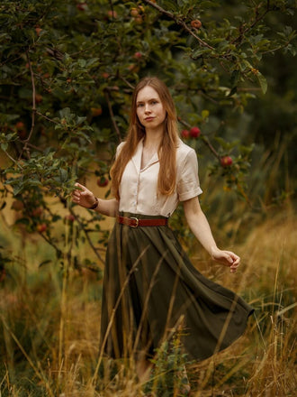 Robe boutonnée kaki verte style Blanche-Neige années 1950