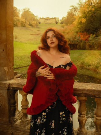 Cape châle double épaisseur avec col en fourrure des années 1950