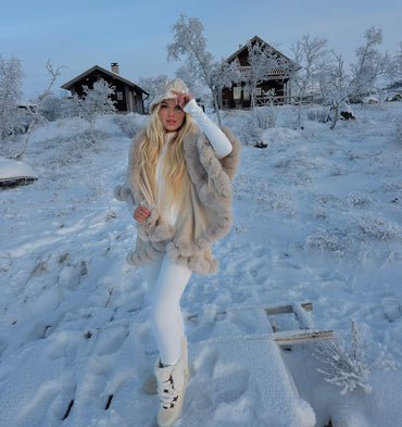 Cape châle double épaisseur avec col en fourrure des années 1950