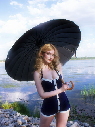 Maillot de bain bleu marine à licou plissé années 1950