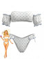 Ensemble bikini blanc motif floral épaules dénudées et manches bouffantes années 50