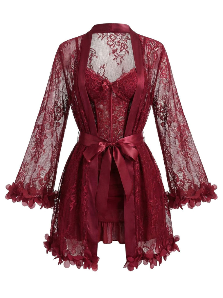 Ensemble de pyjama en dentelle à bretelles spaghetti et ceinture des années 1960