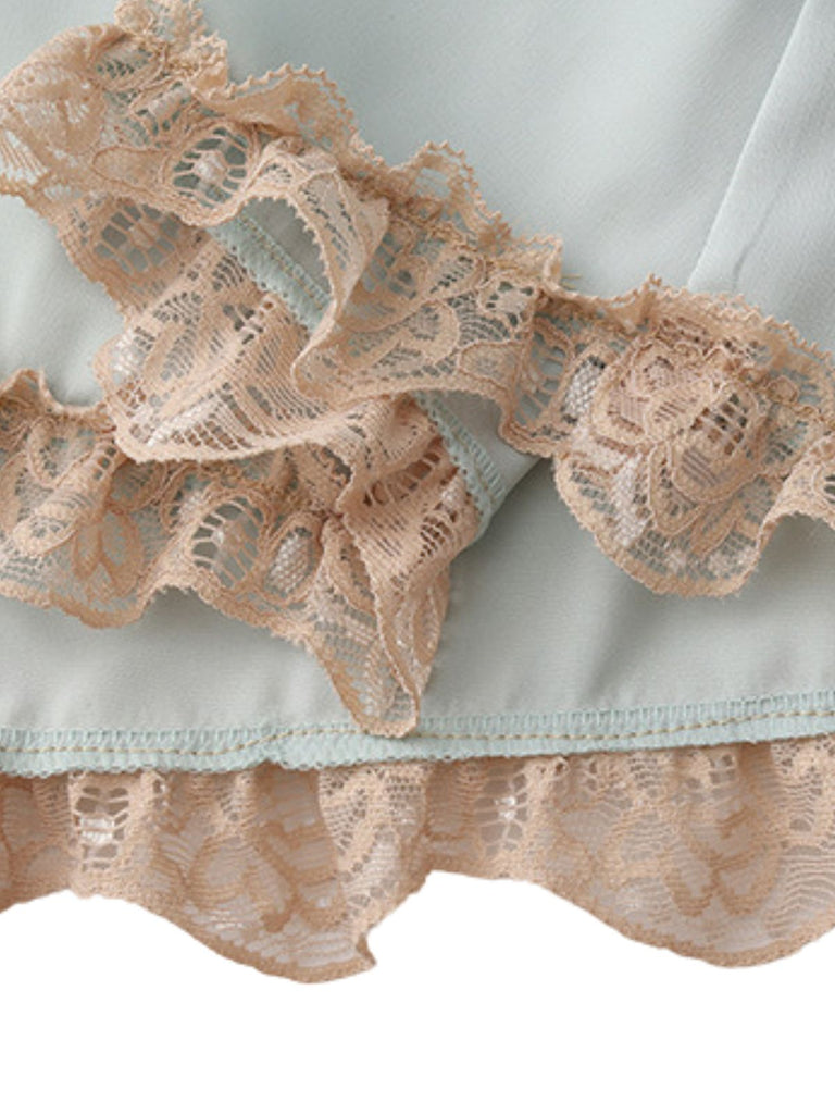 Nuisette Babydoll en satin à col V et bordure dentelle années 1950