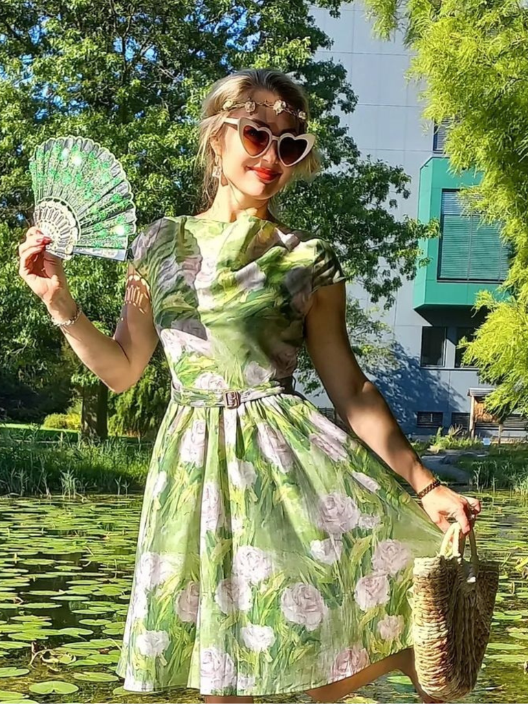 [Prévente] Robe rose peinte à l'huile verte des années 1960