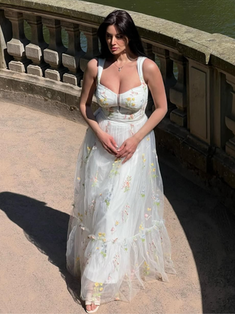 Robe blanche en maille florale à lacets et baleines des années 1930