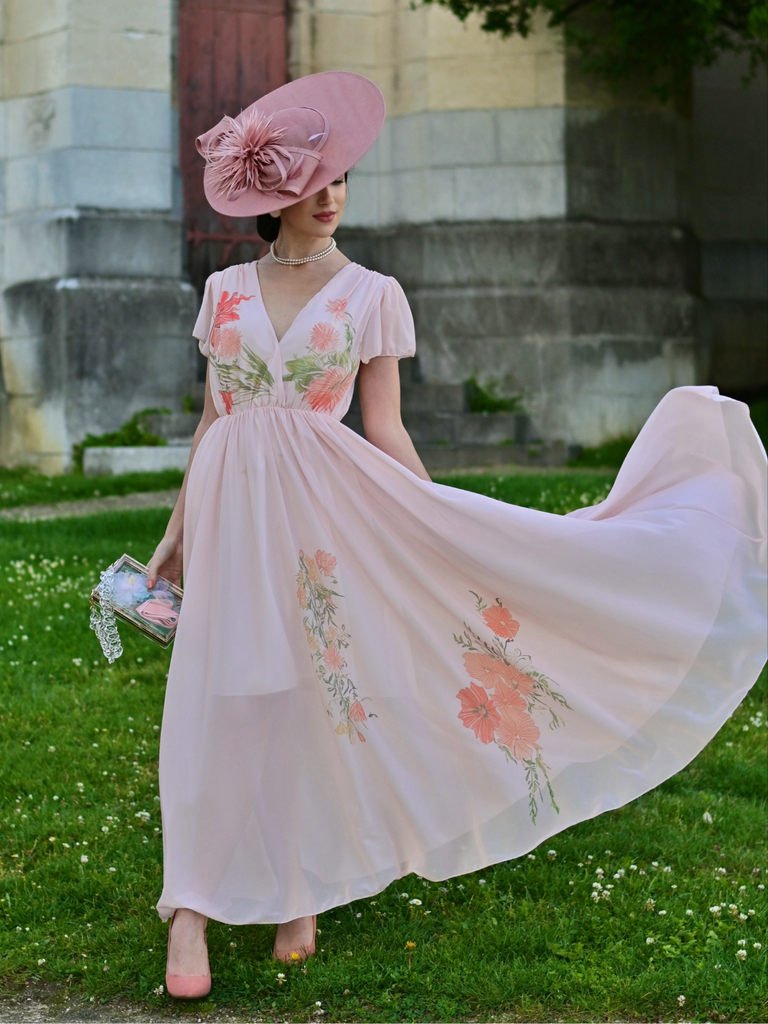 Robe rose col V manches volants imprimé floral années 1940