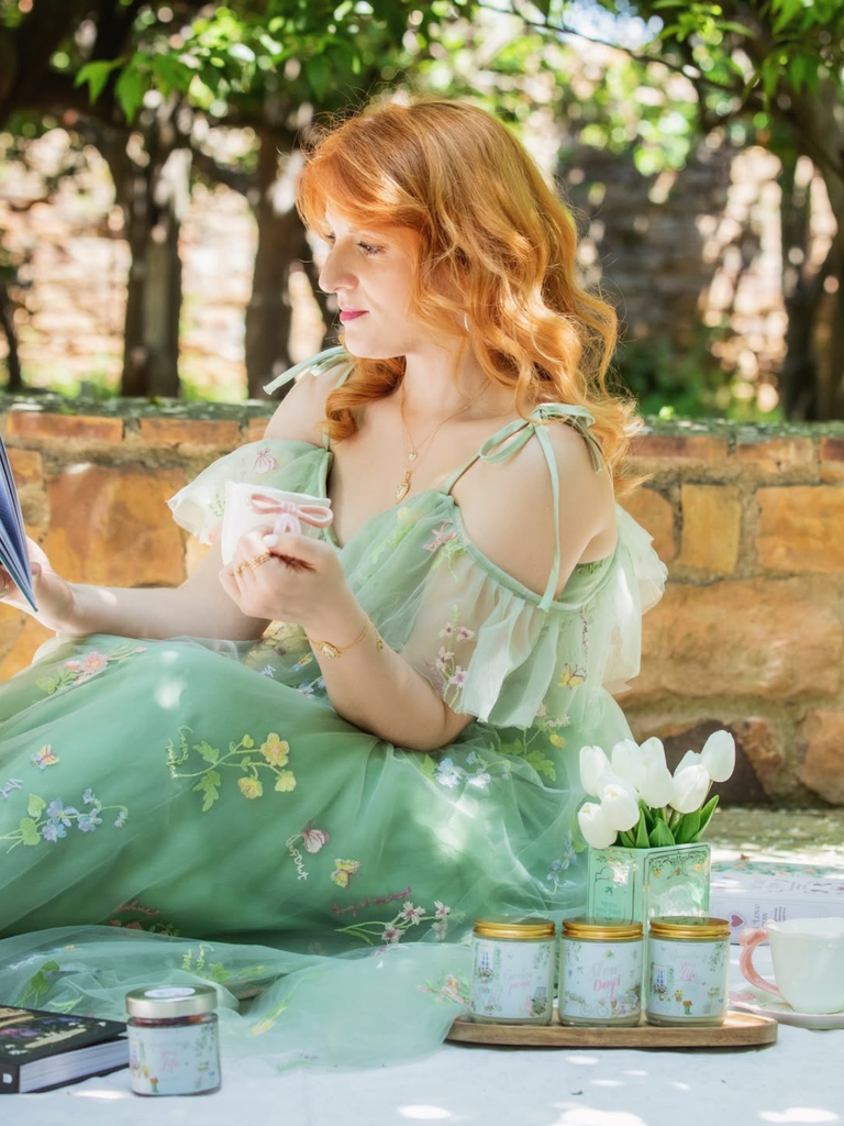 Robe fendue en tulle Lac Verte brodé de fleurs années 1970