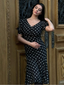 Robe sirène noire en mousseline à pois des années 1930