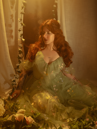 Robe fendue en tulle Lac Verte brodé de fleurs années 1970