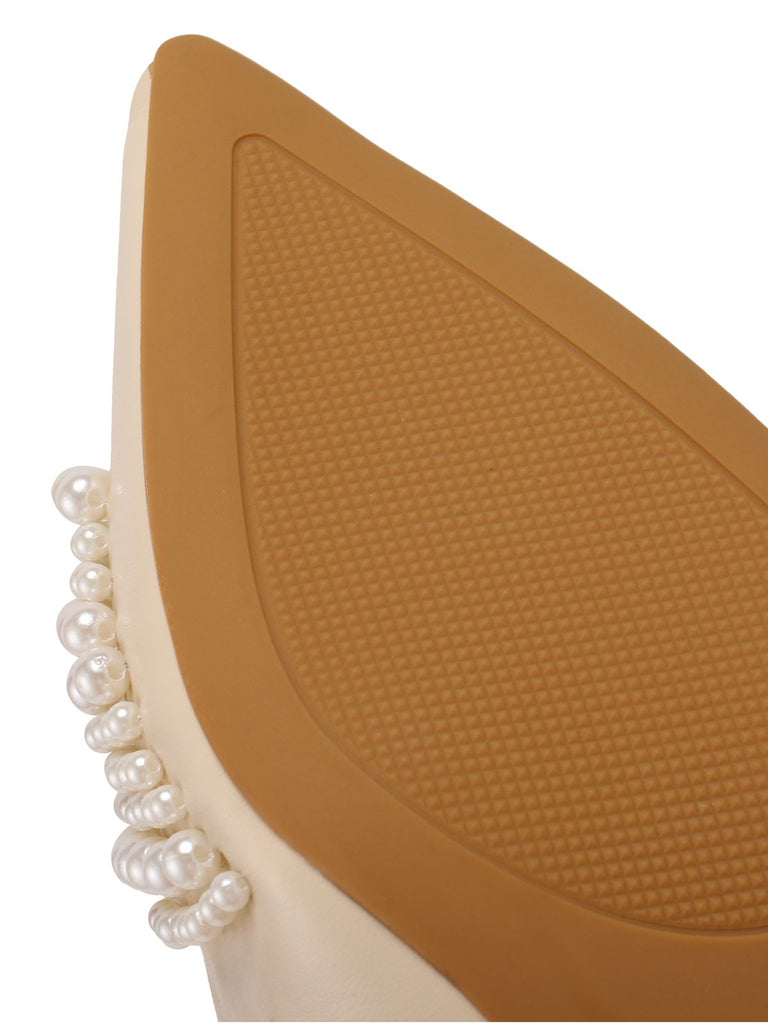 Chaussures à talons hauts pointues en cuir et perles avec perles